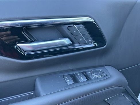 New 2025 Chevrolet Tahoe High Country image 13