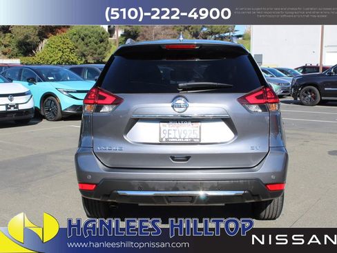 Used 2020 Nissan Rogue SV image 8