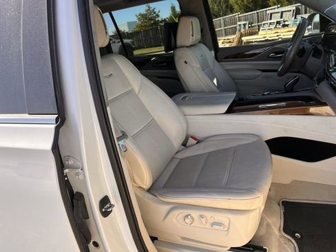 Certified 2023 Cadillac Escalade ESV Premium Luxury Platinum image 25