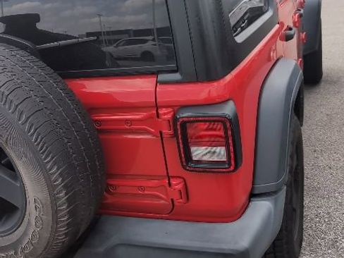 Used 2021 Jeep Wrangler Unlimited Sport image 5