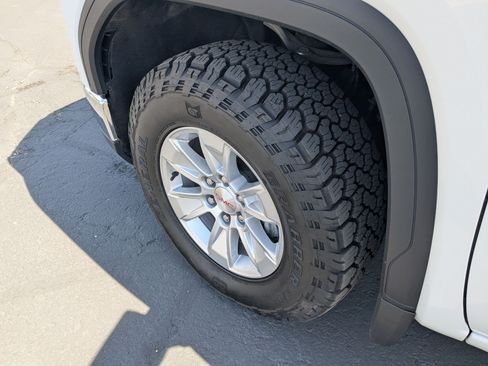 Used 2023 GMC Sierra 1500 SLE AWD/4WD image 39