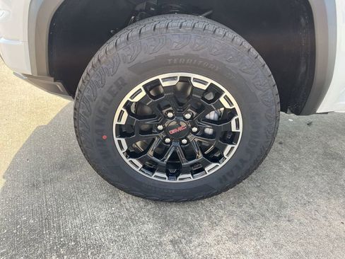 New 2026 GMC Canyon AT4 w/ Technology Plus Package image 41