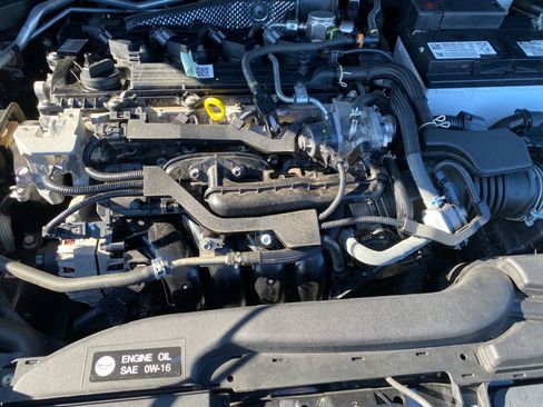 Used 2023 Toyota Corolla Cross L image 19