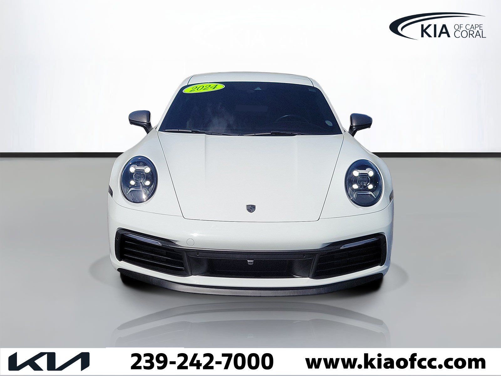 Used 2024 Porsche 911 Carrera RWD image 2