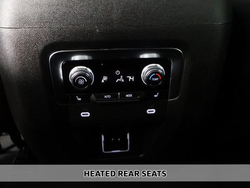 Used 2023 GMC Yukon Denali image 11