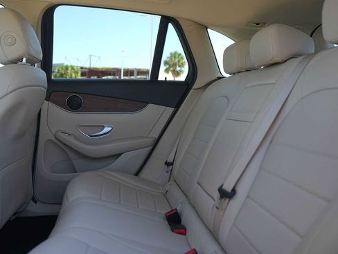 Used 2022 Mercedes-Benz GLC 300 image 14