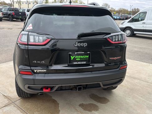 Used 2020 Jeep Cherokee Trailhawk AWD/4WD image 4
