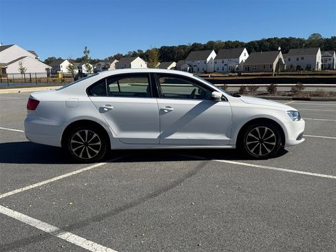 Used 2013 Volkswagen Jetta SE image 4