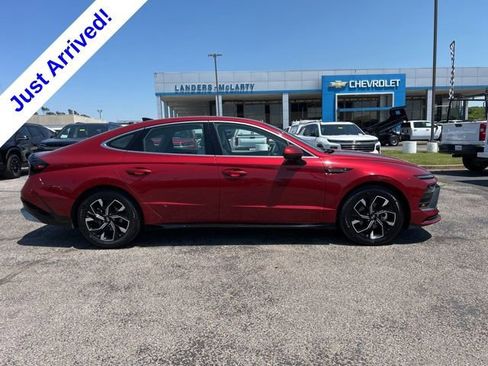 Used 2025 Hyundai Sonata SEL FWD image 2