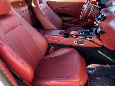 Used 2022 Aston Martin V8 Vantage Roadster image 19