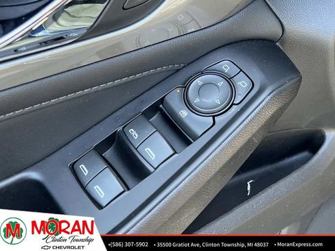 Certified 2023 Chevrolet Traverse LT FWD image 17