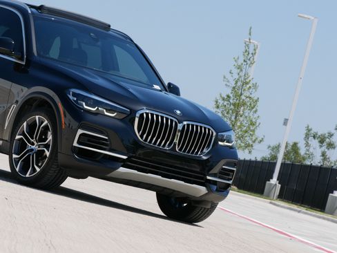Used 2022 BMW X5 xDrive40i w/ Premium Package AWD/4WD image 36