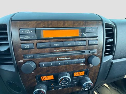 Used 2008 Nissan Titan LE w/ Tow Pkg image 21