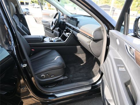 Used 2025 Genesis GV80 2.5T Select image 26