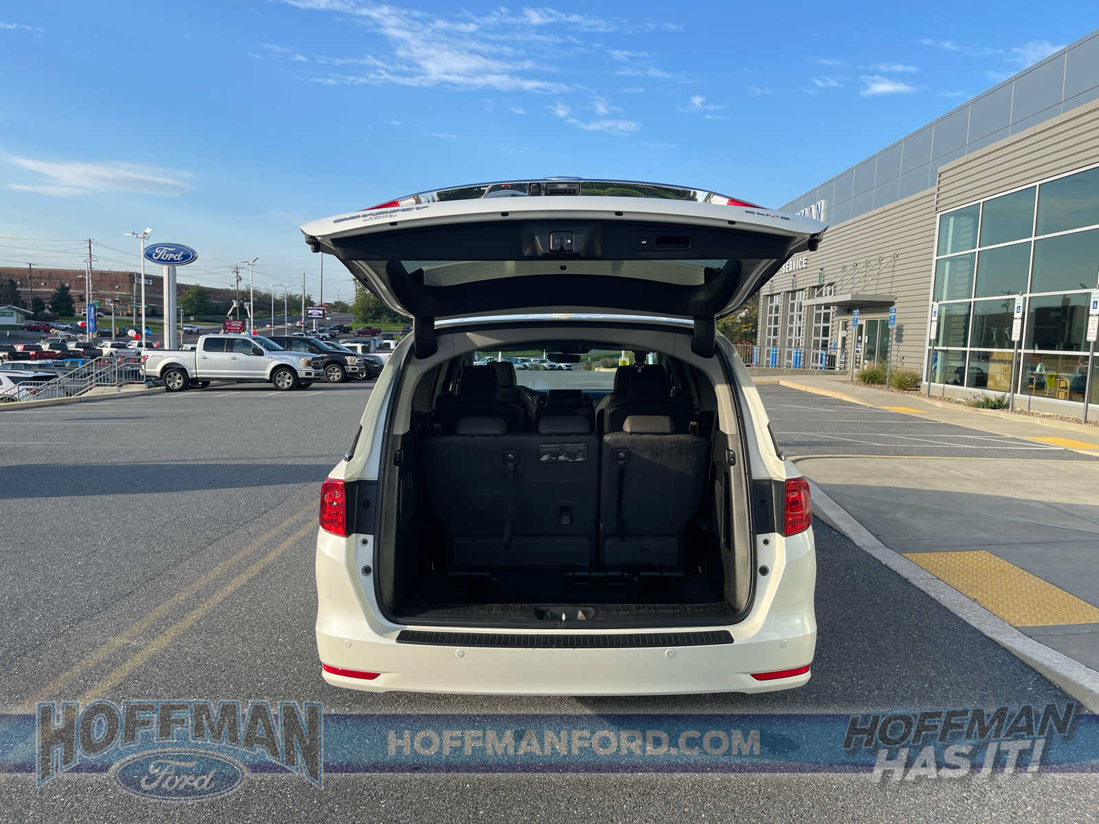 Used 2019 Honda Odyssey Elite image 4