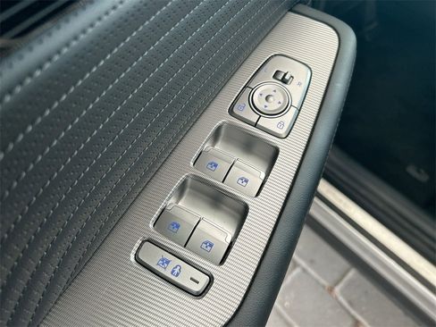 Used 2024 Hyundai Palisade Calligraphy image 13