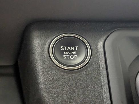 Used 2023 Land Rover Defender 110 V8 AWD/4WD image 23