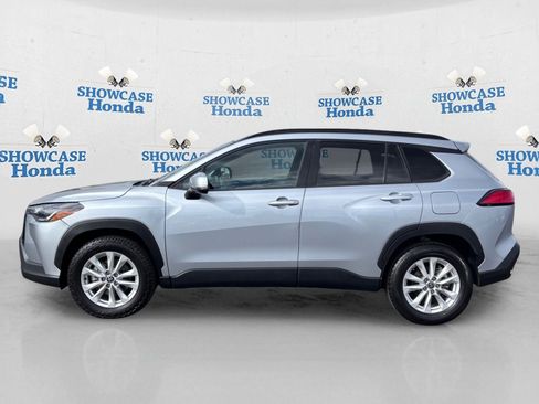 Used 2022 Toyota Corolla Cross LE AWD/4WD image 4