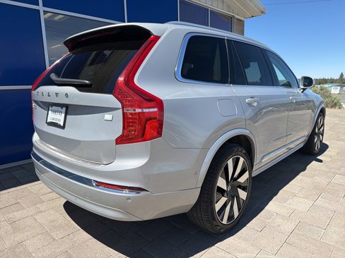 Used 2023 Volvo XC90 T8 Ultimate AWD/4WD image 7