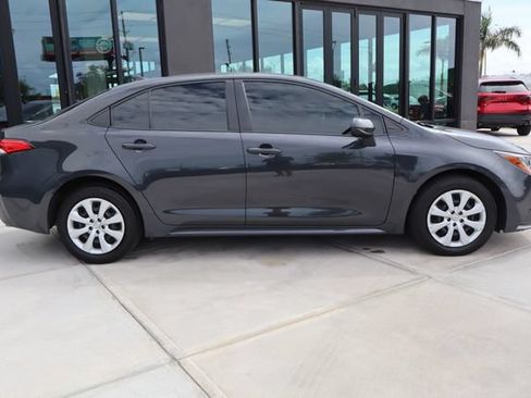 Used 2024 Toyota Corolla LE FWD image 2