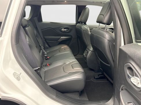 Used 2022 Jeep Cherokee Limited AWD/4WD image 18
