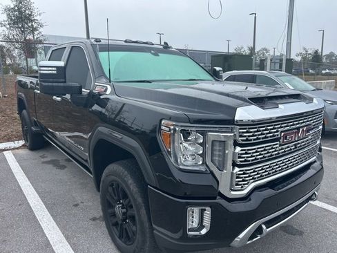 Certified 2022 GMC Sierra 2500 Denali w/ Denali Black Diamond Edition image 2