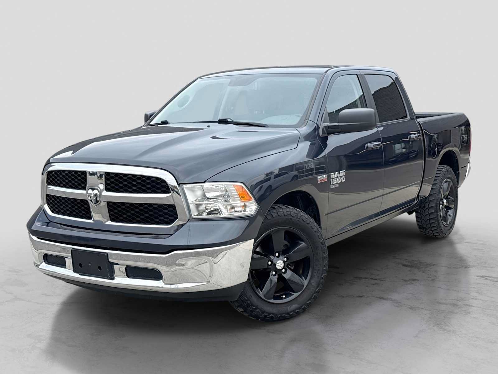Used 2019 RAM 1500 Classic SLT AWD/4WD image 1
