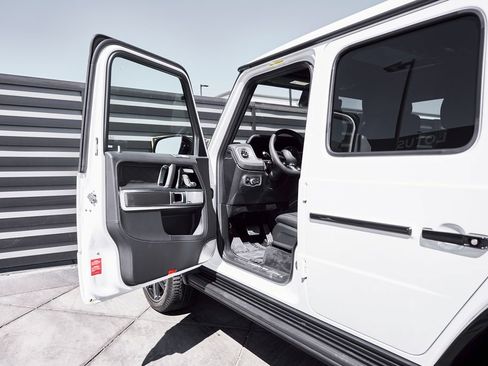 Used 2026 Mercedes-Benz G 63 AMG 4MATIC image 32