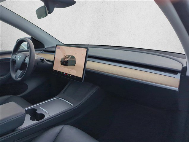 Used 2025 Tesla Model Y Long Range RWD image 25