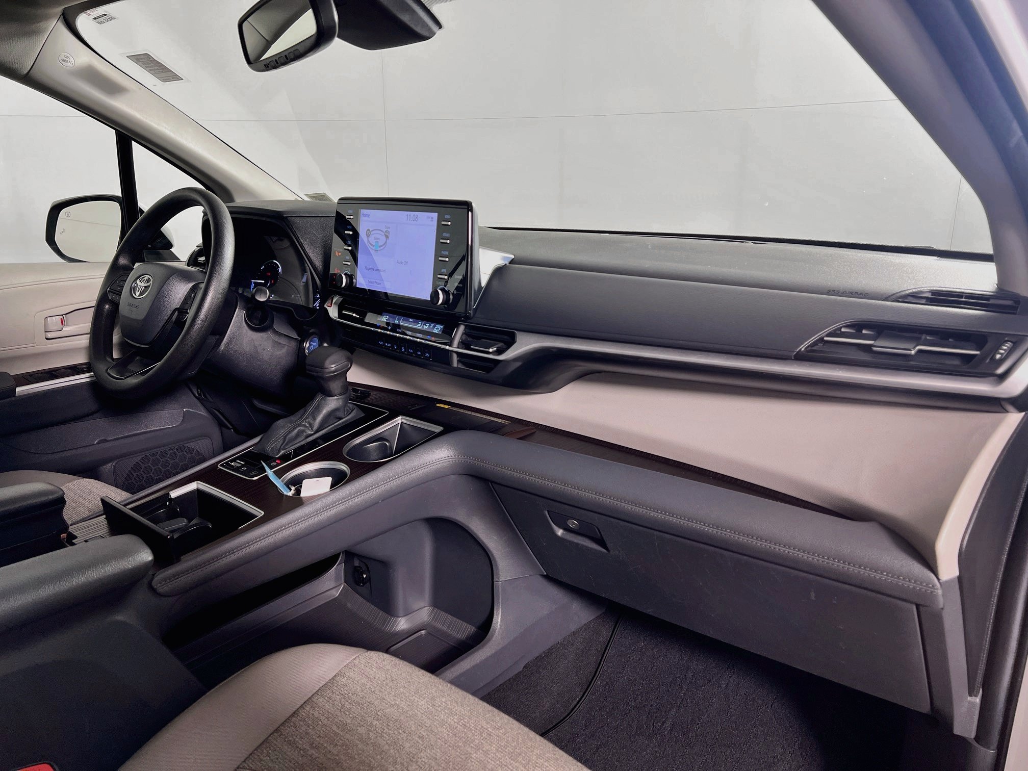 Certified 2024 Toyota Sienna LE w/ LE Plus Package AWD/4WD image 25