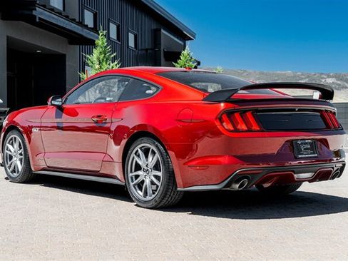 Used 2016 Ford Mustang GT RWD image 2