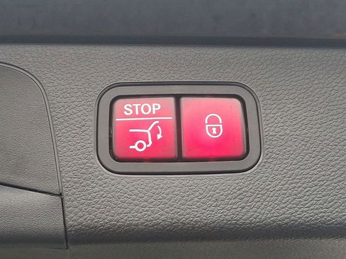 Used 2022 Mercedes-Benz GLC 300 4MATIC image 29