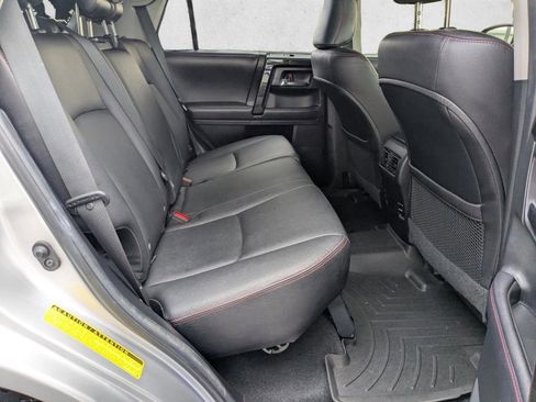 Used 2018 Toyota 4Runner TRD Off-Road Premium AWD/4WD image 18