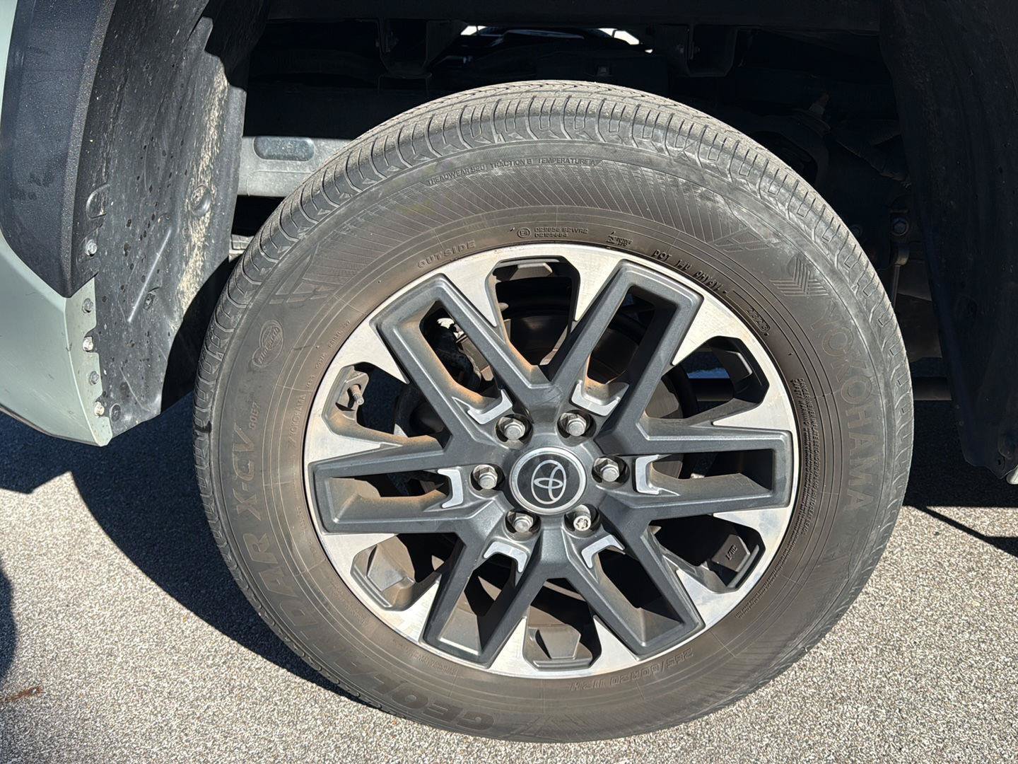 Used 2024 Toyota Tundra Limited AWD/4WD image 13