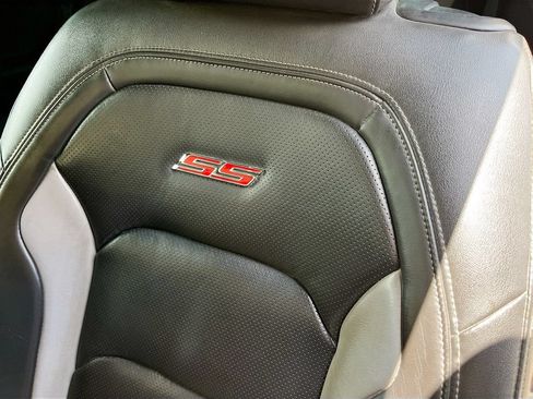 Used 2023 Chevrolet Camaro SS RWD image 33