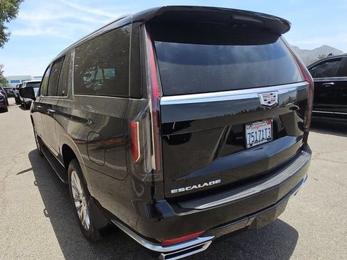 Used 2023 Cadillac Escalade ESV Premium Luxury RWD image 4