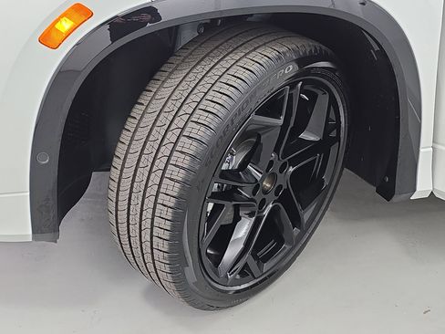 New 2026 Volkswagen Tiguan SE R-Line FWD image 33