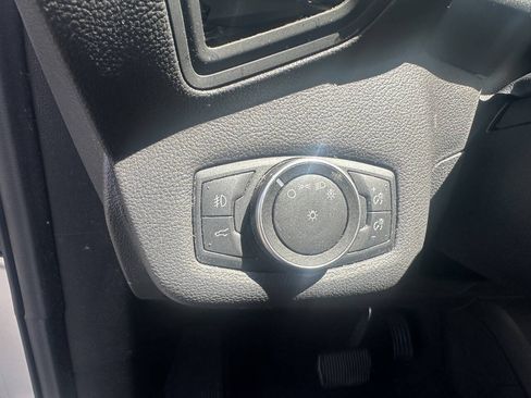 Used 2017 Ford Escape SE FWD image 18
