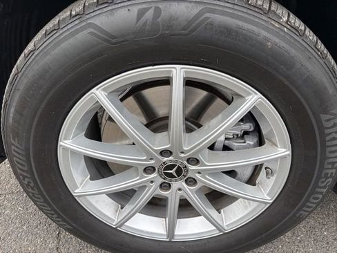 Used 2025 Mercedes-Benz GLE 450e 4MATIC w/ Winter Package image 11