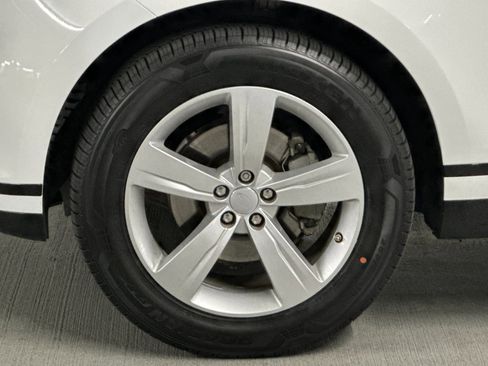 Used 2020 Land Rover Range Rover Velar S image 35