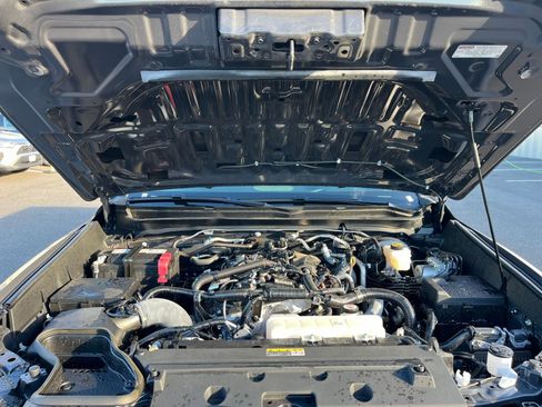 Used 2025 Toyota Tacoma TRD Off-Road image 32