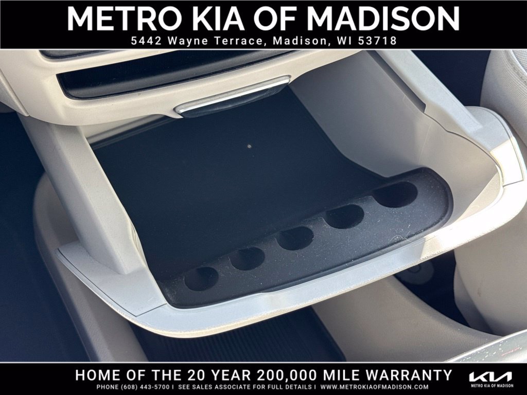 Used 2018 Chrysler Pacifica Touring Plus FWD image 28