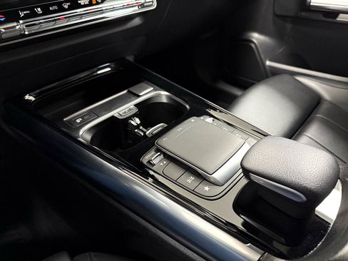 Used 2021 Mercedes-Benz GLA 250 4MATIC w/ Premium Package image 23