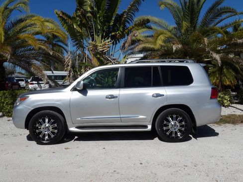 Used 2011 Lexus LX 570 Base AWD 4dr SUV image 3