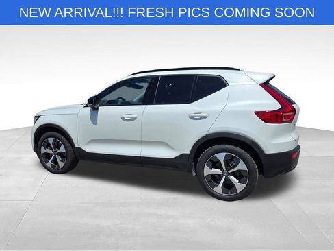 Used 2026 Volvo XC40 B5 Plus AWD/4WD image 4