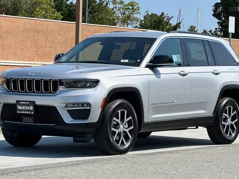 New 2025 Jeep Grand Cherokee Limited image 8