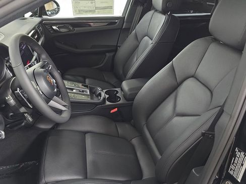 Certified 2026 Porsche Macan S AWD/4WD image 5