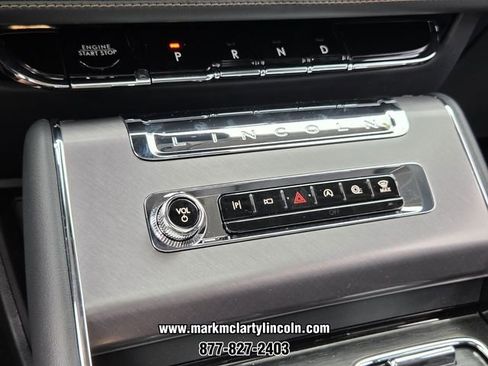 New 2026 Lincoln Aviator AWD w/ Jet Appearance Package image 23