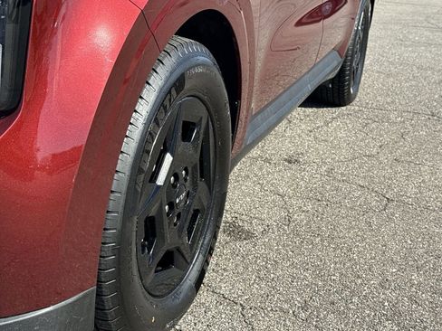 Used 2025 Kia Carnival image 18