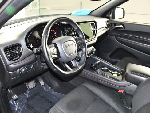 Used 2025 Dodge Durango GT AWD/4WD image 2